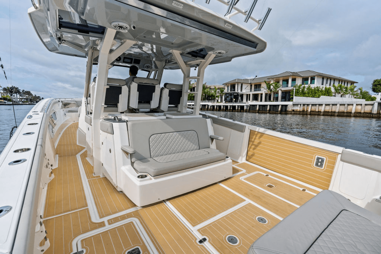 2022 Pursuit S 428 Sport