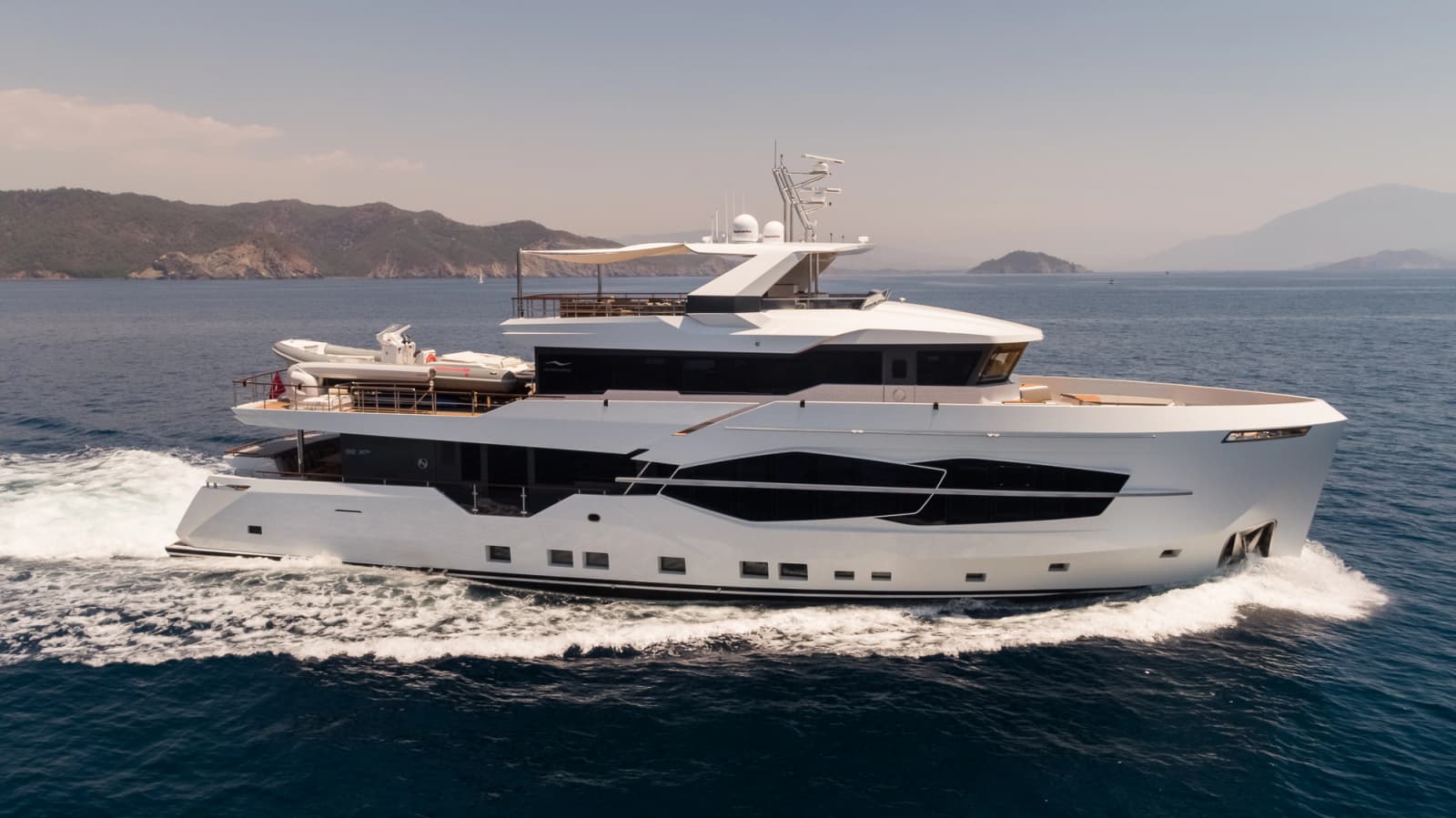 2027 Numarine 32XP