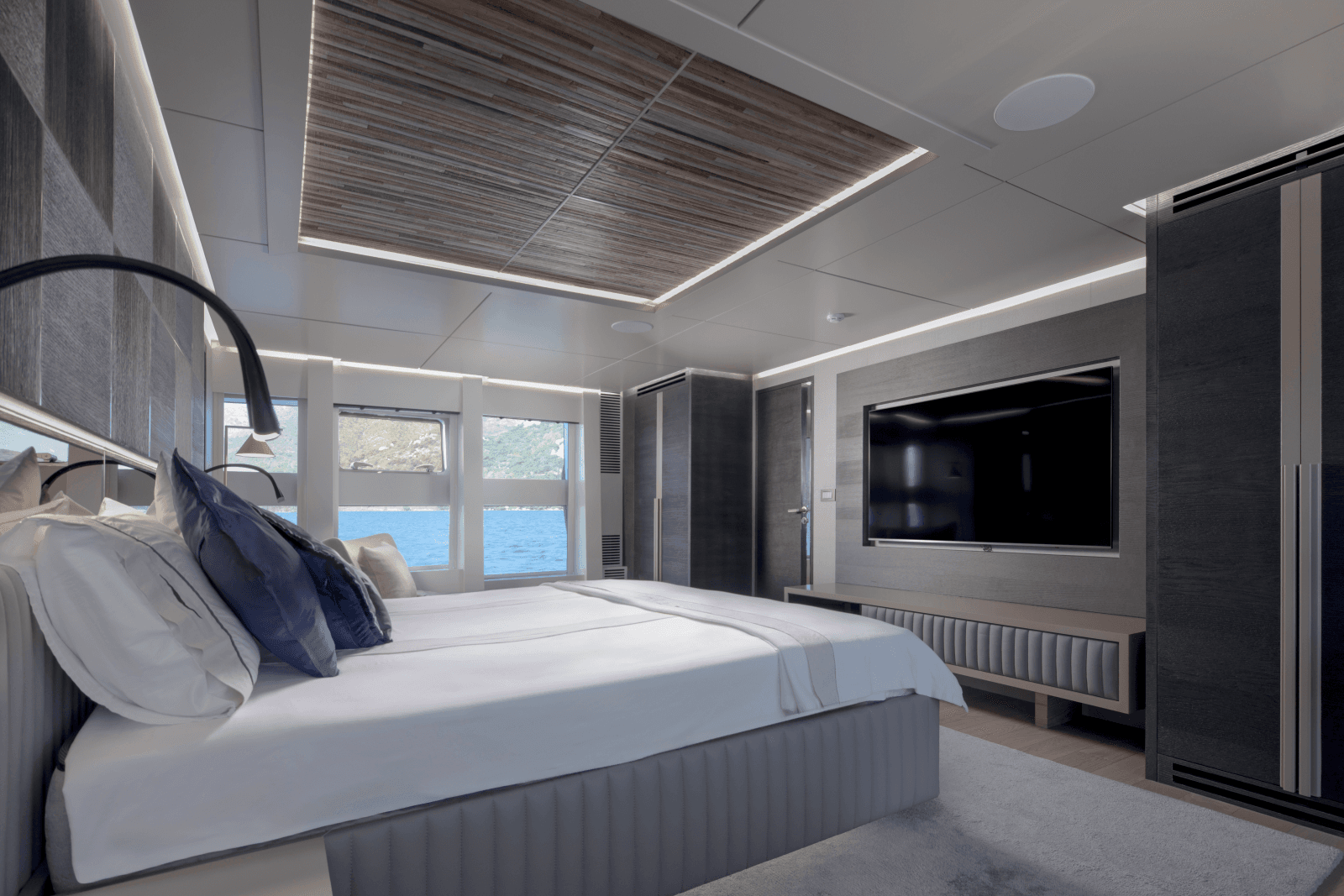 2027 Numarine 32XP