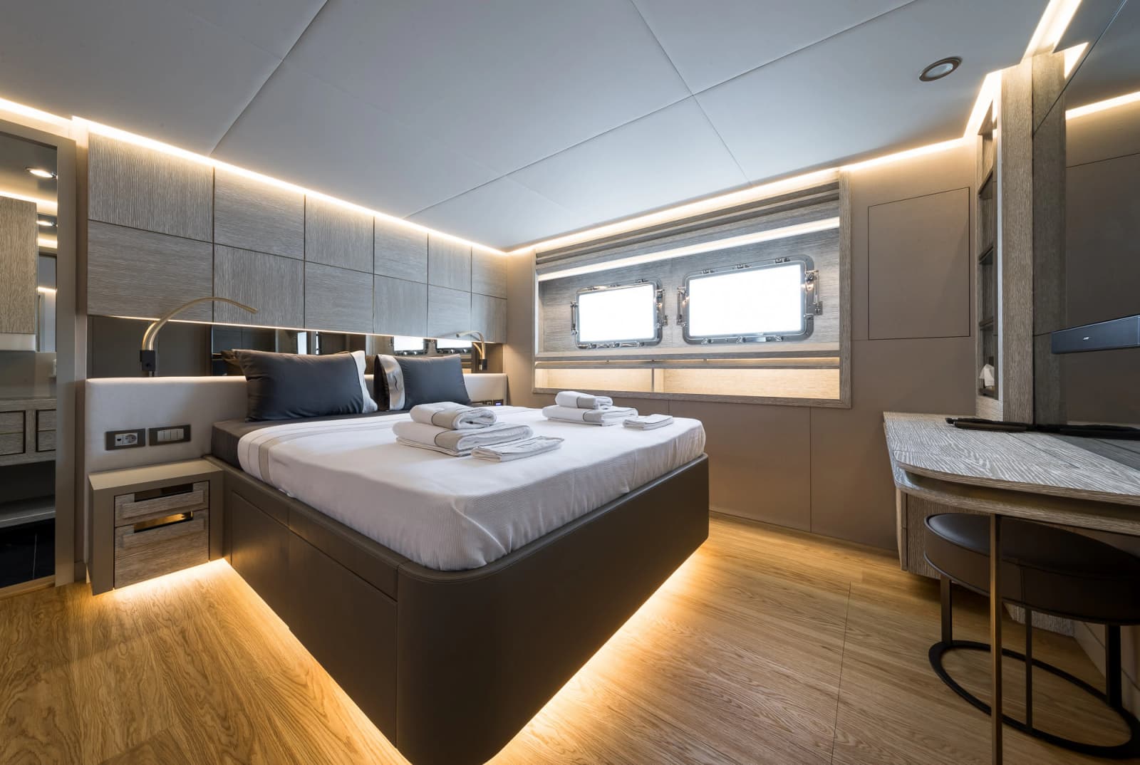 2027 Numarine 32XP