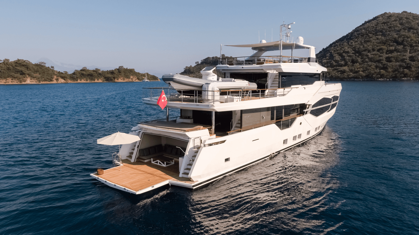 2027 Numarine 32XP