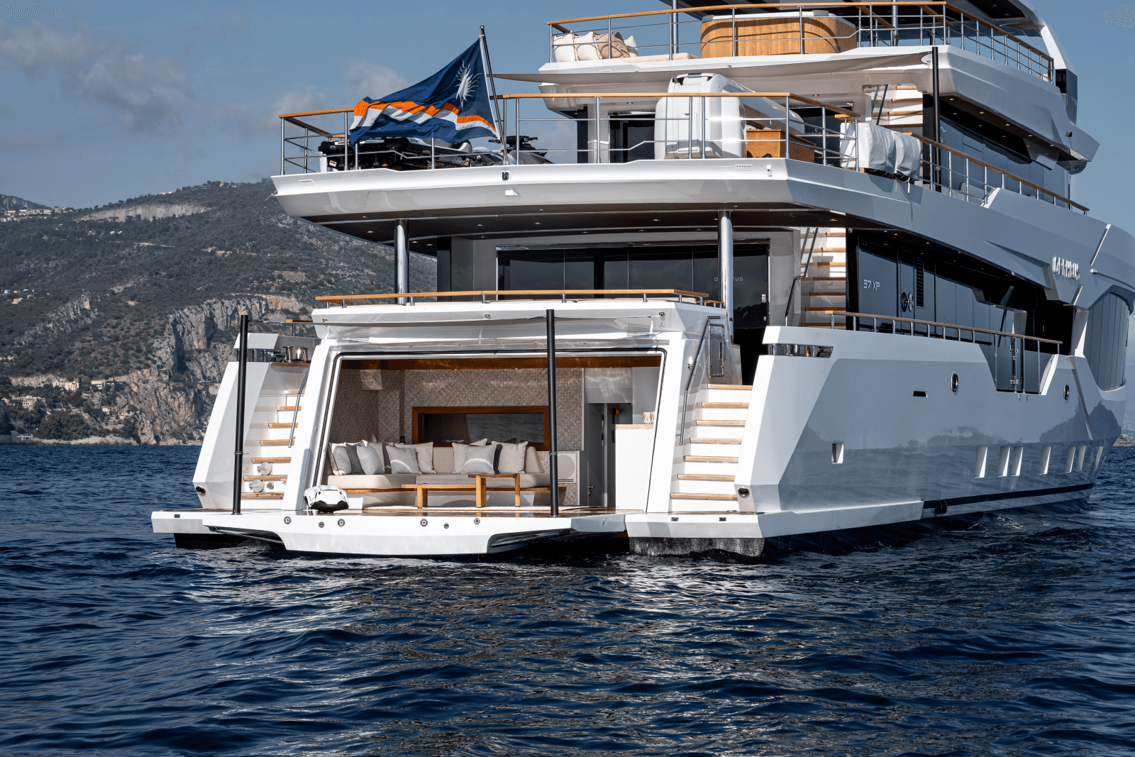 2027 Numarine 37XP