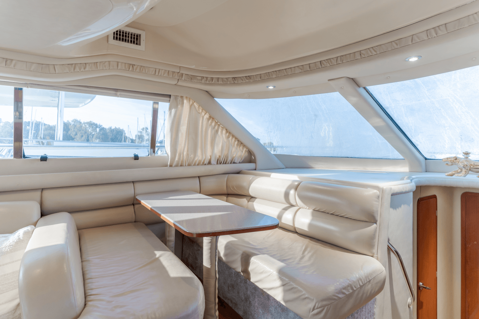 1998 Sea Ray 480 Sedan Bridge