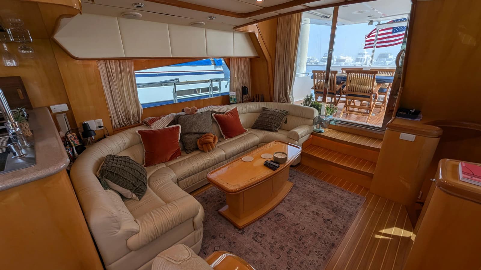2004 Johnson Motor Yacht