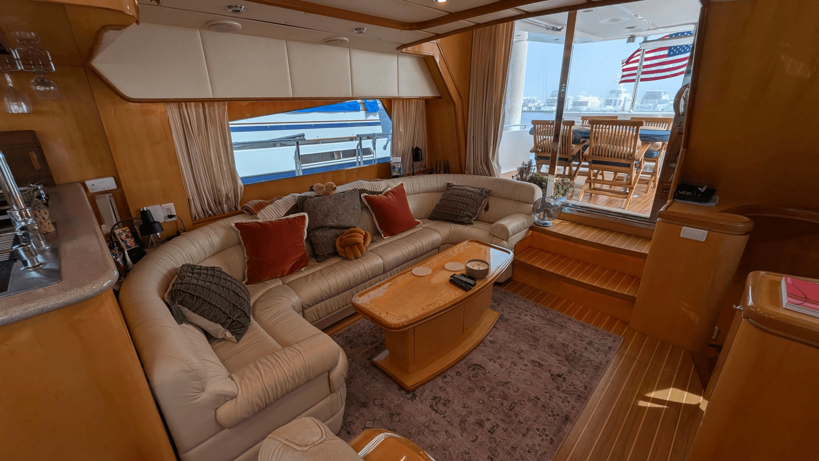 2004 Johnson Motor Yacht