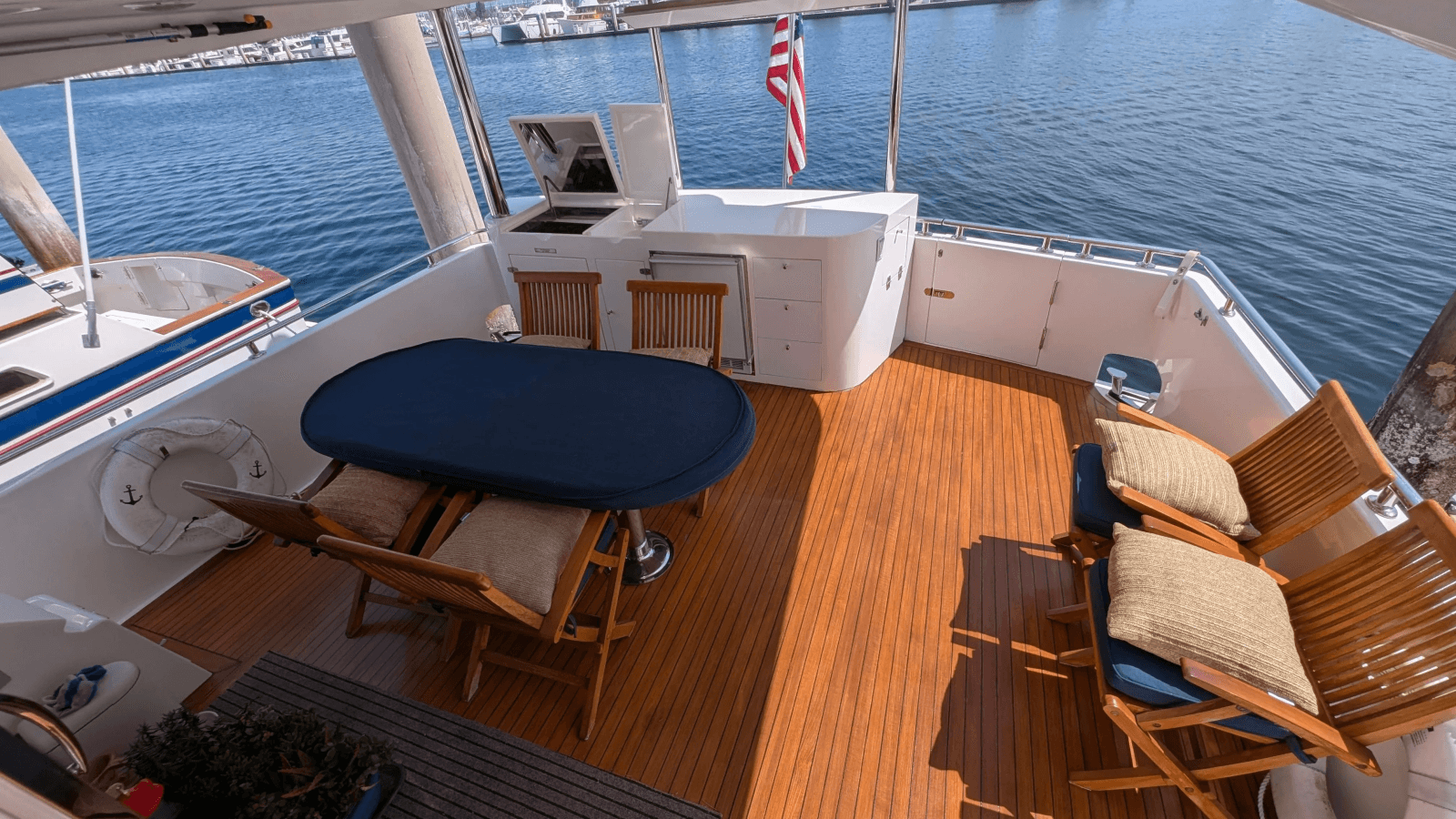 2004 Johnson Motor Yacht