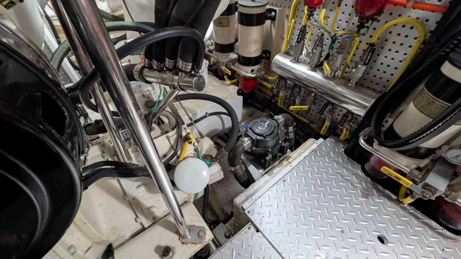 2004 Johnson Motor Yacht
