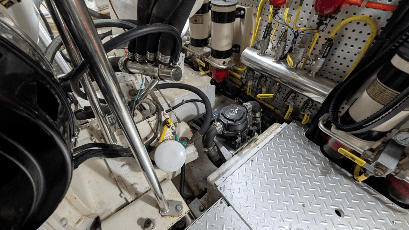 2004 Johnson Motor Yacht