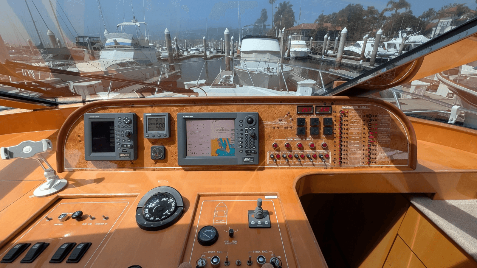2004 Johnson Motor Yacht