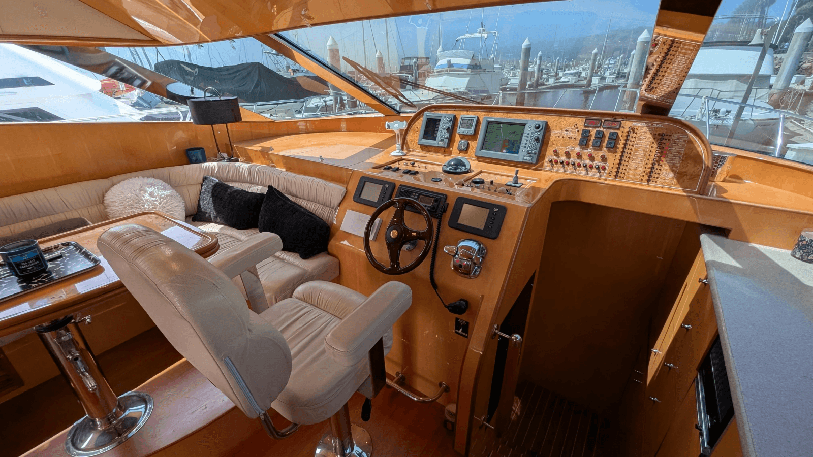 2004 Johnson Motor Yacht
