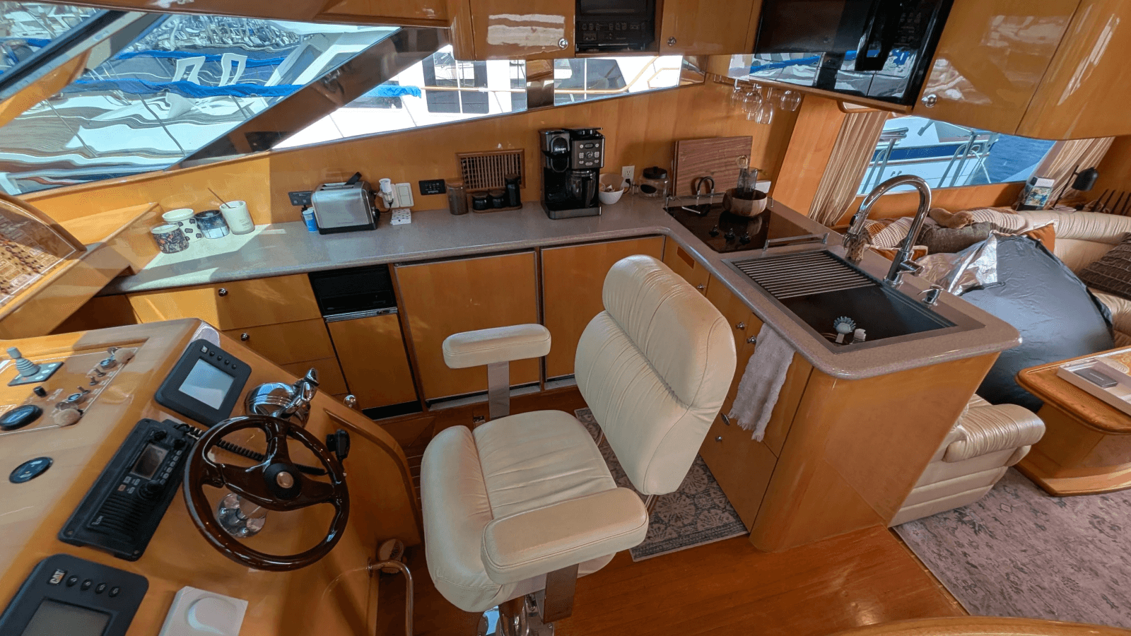 2004 Johnson Motor Yacht