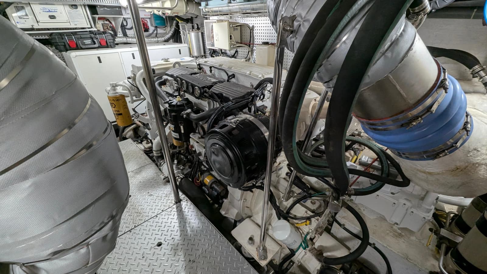 2004 Johnson Motor Yacht