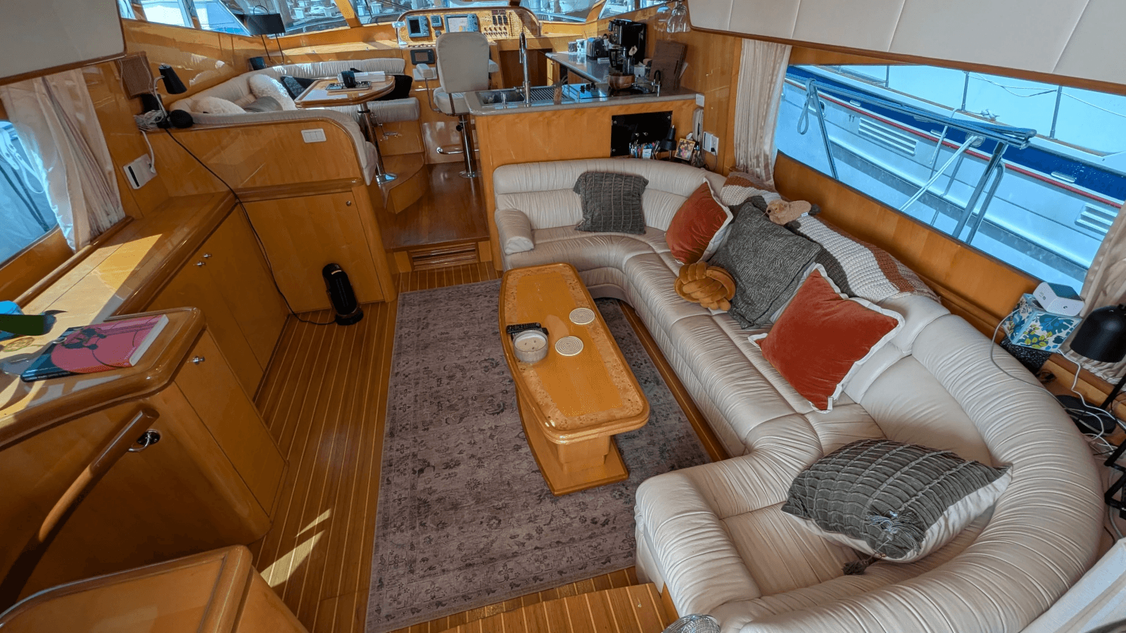 2004 Johnson Motor Yacht
