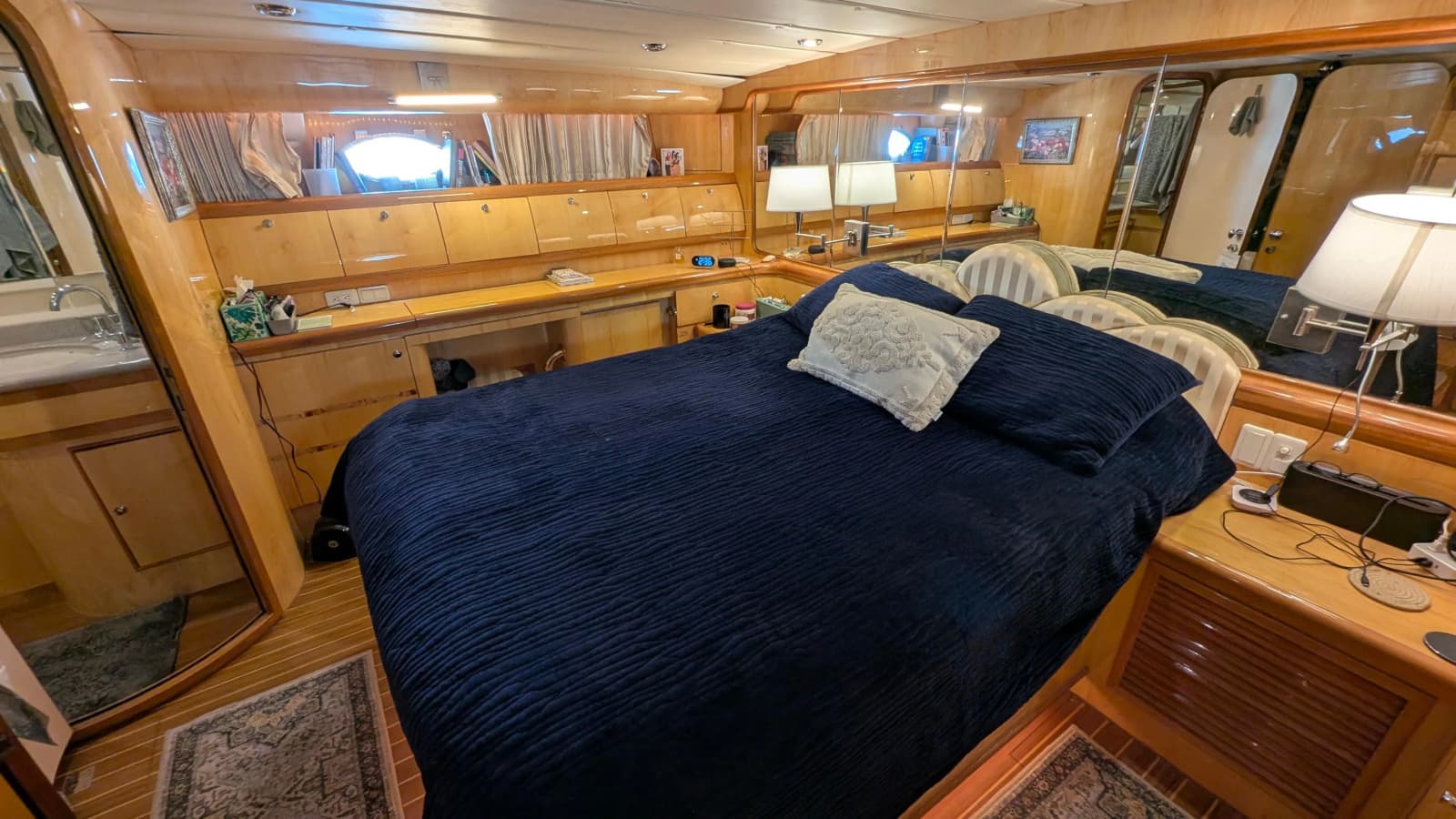 2004 Johnson Motor Yacht