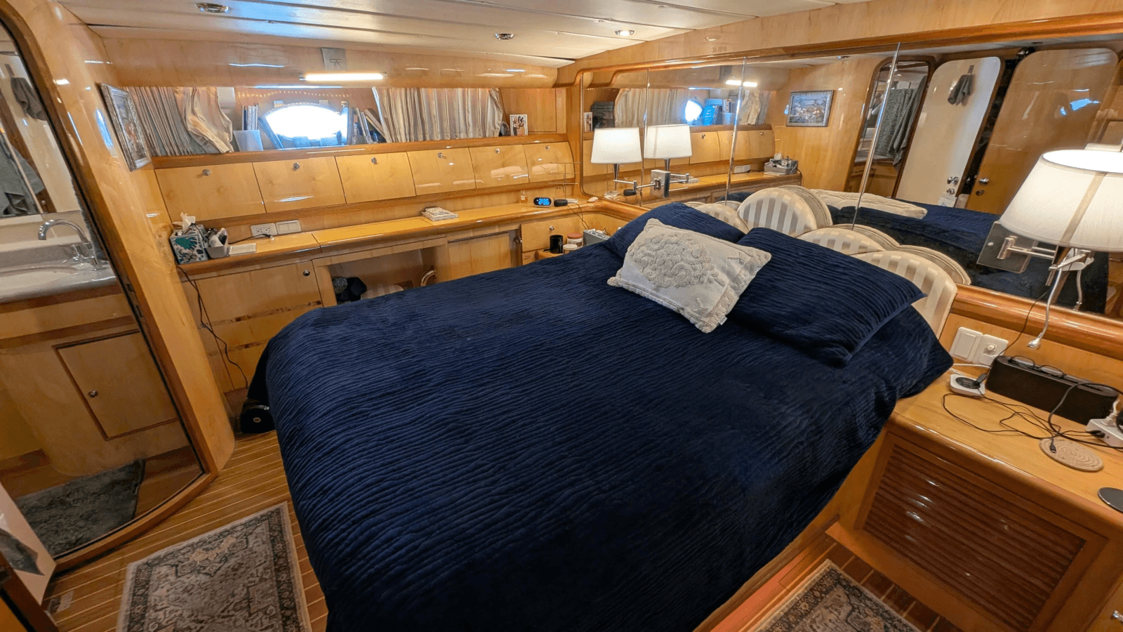 2004 Johnson Motor Yacht