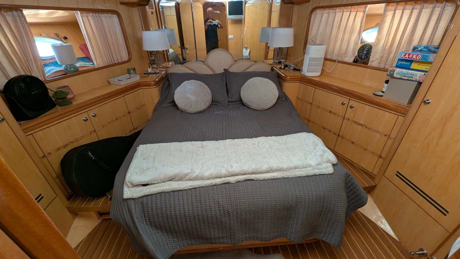 2004 Johnson Motor Yacht