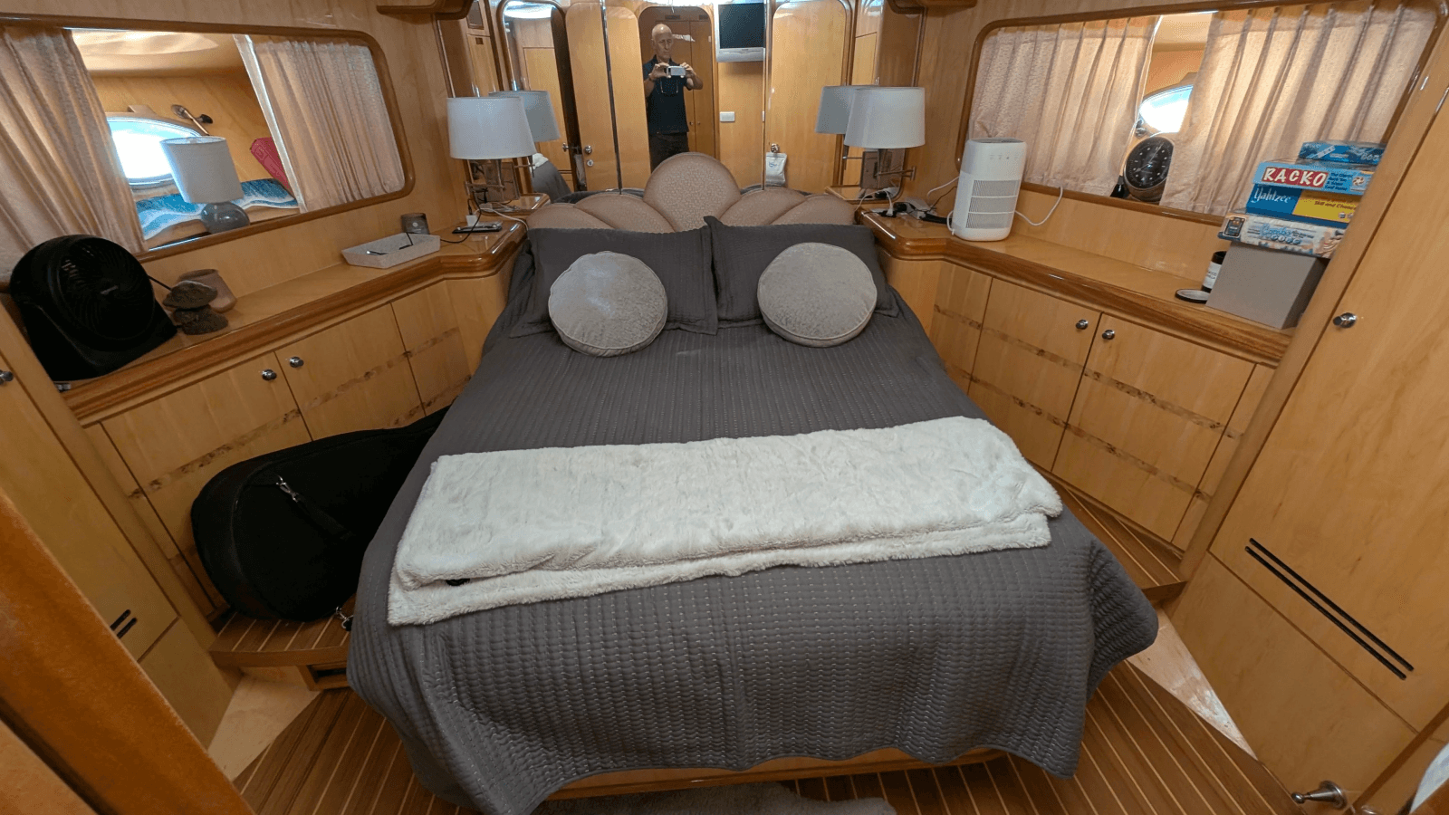 2004 Johnson Motor Yacht