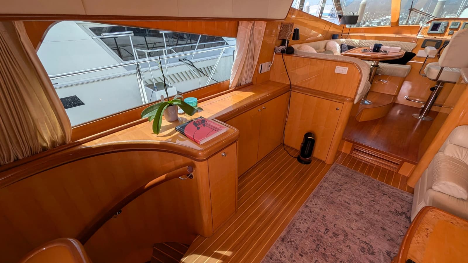 2004 Johnson Motor Yacht