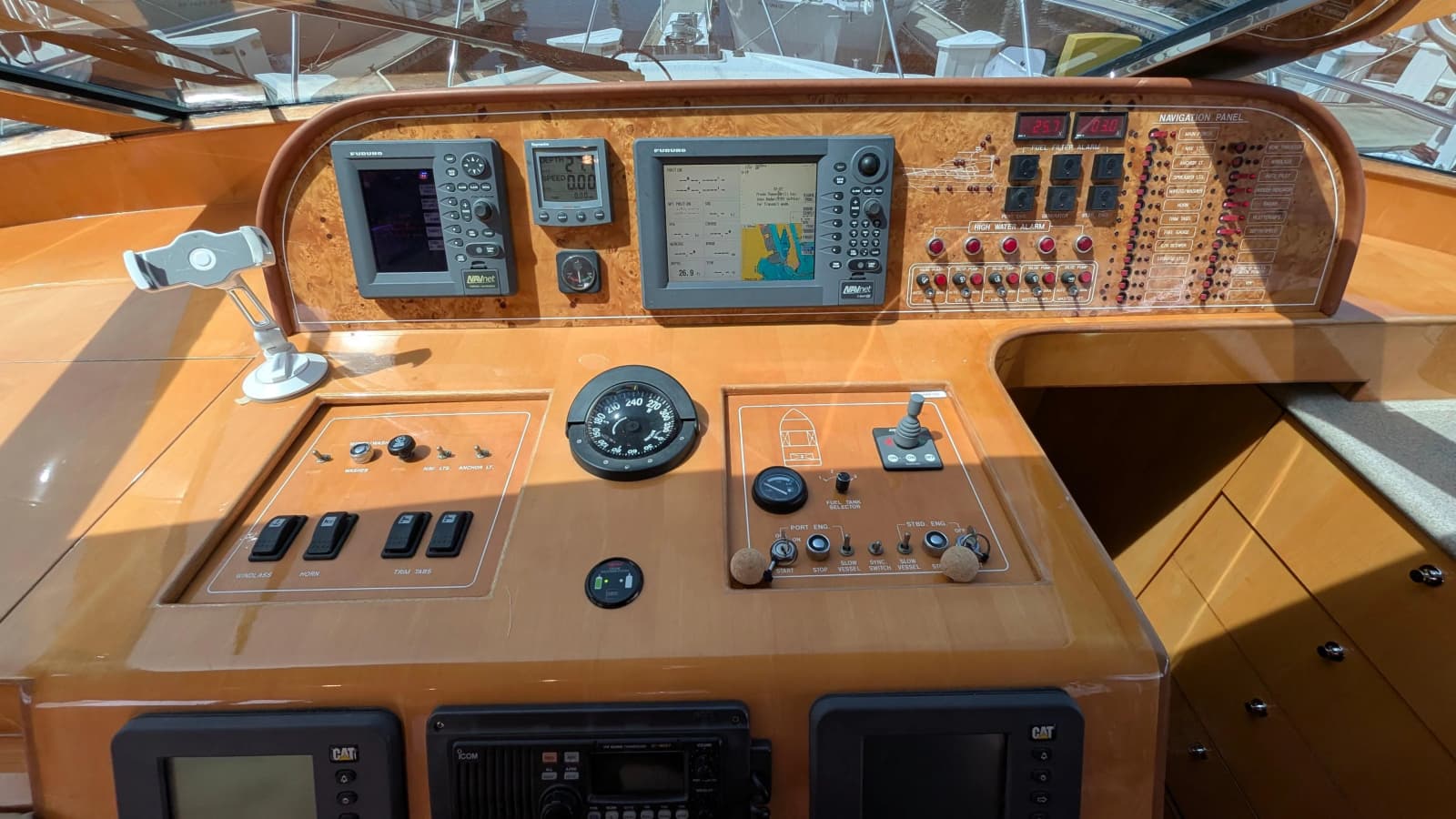 2004 Johnson Motor Yacht