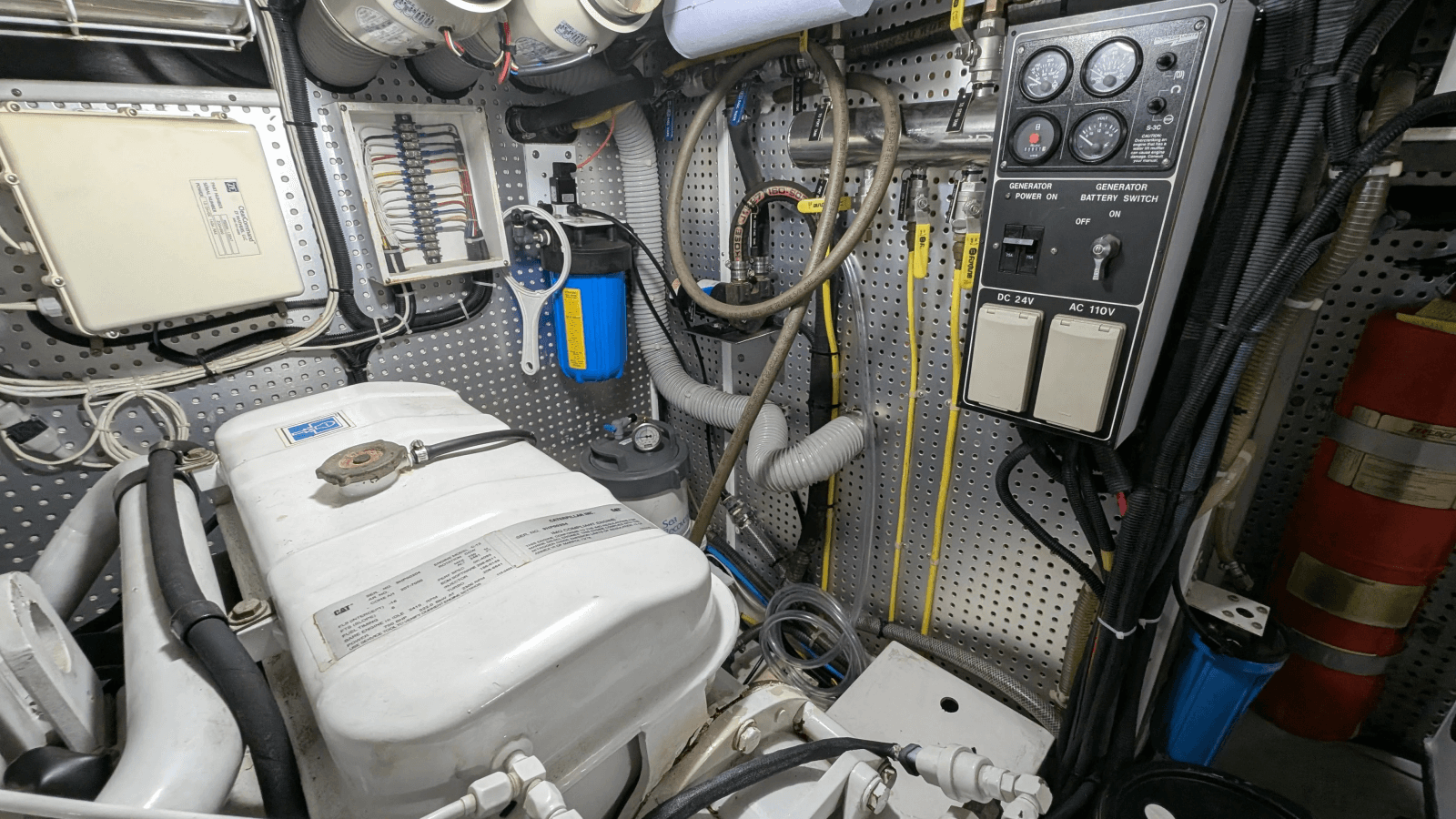 2004 Johnson Motor Yacht