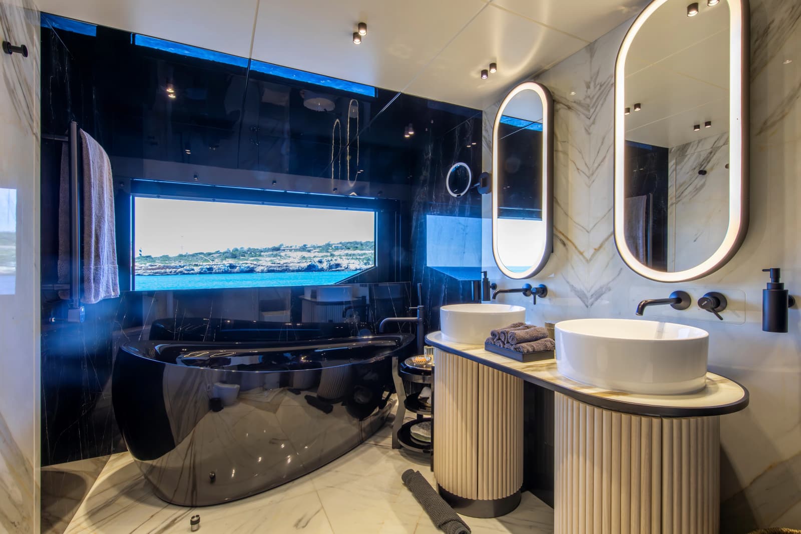 2023 Numarine 37XP