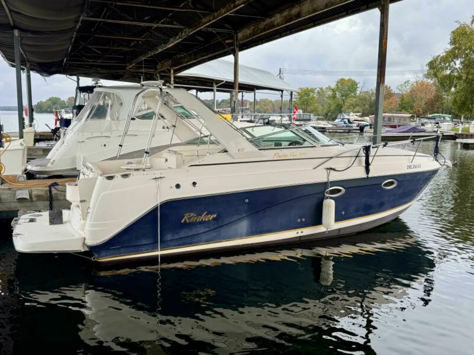 2003 Rinker Fiesta Vee 270