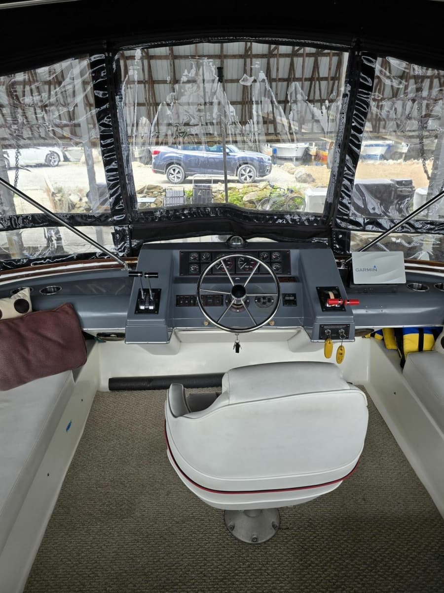 1990 Bayliner 4387 Motoryacht 43