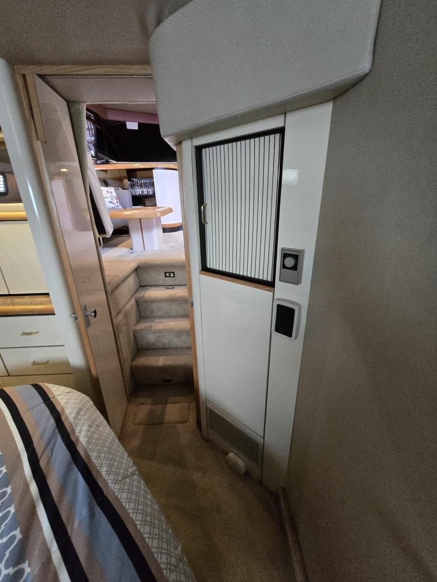 1990 Bayliner 4387 Motoryacht 43