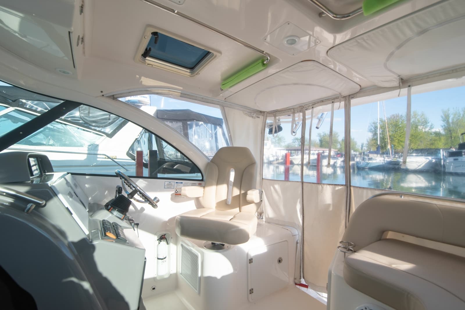 2015 Pursuit 345 Offshore 34