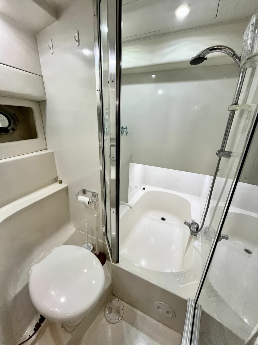 1996 Bayliner 3988 39