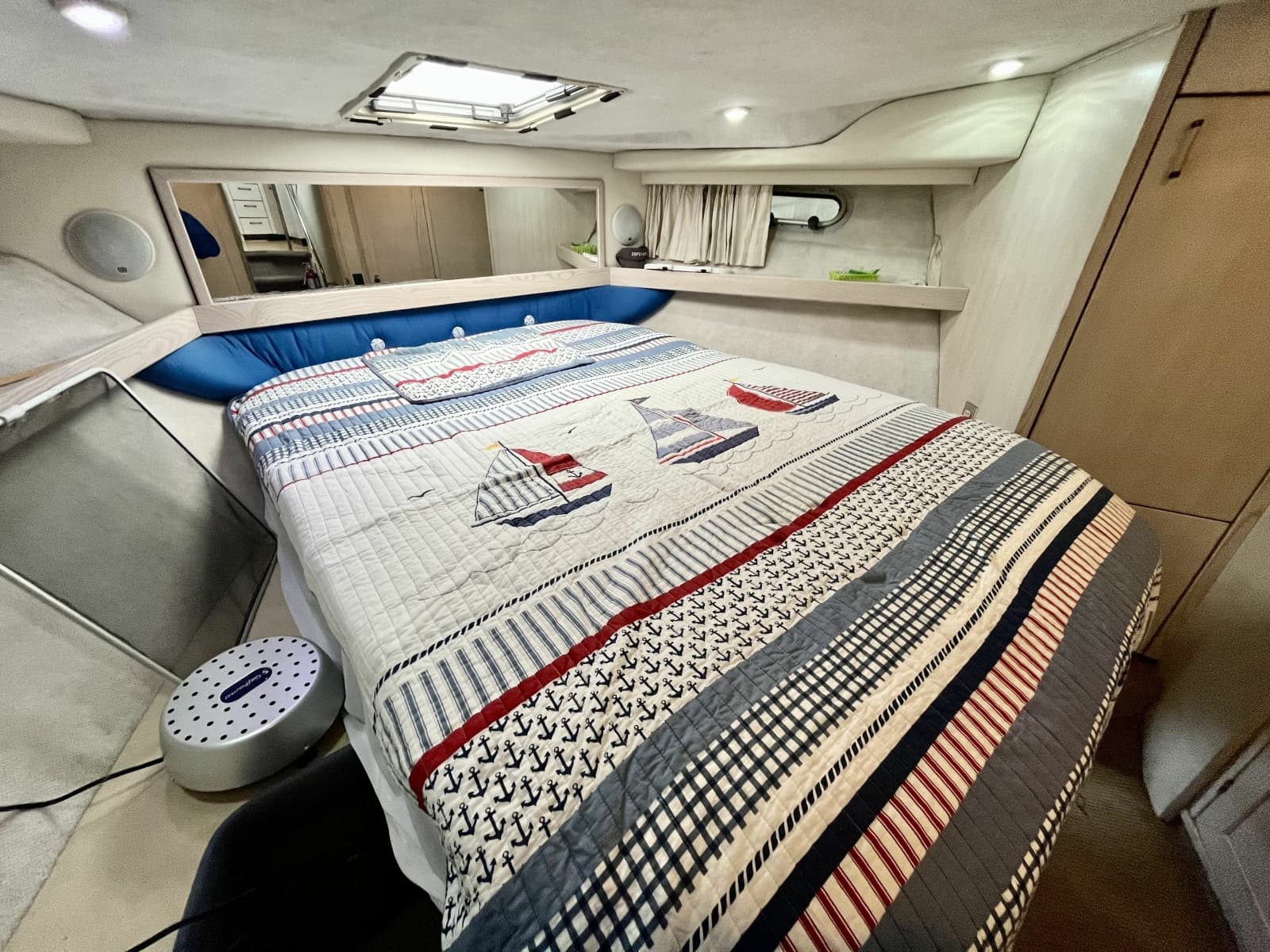 1996 Bayliner 3988 39