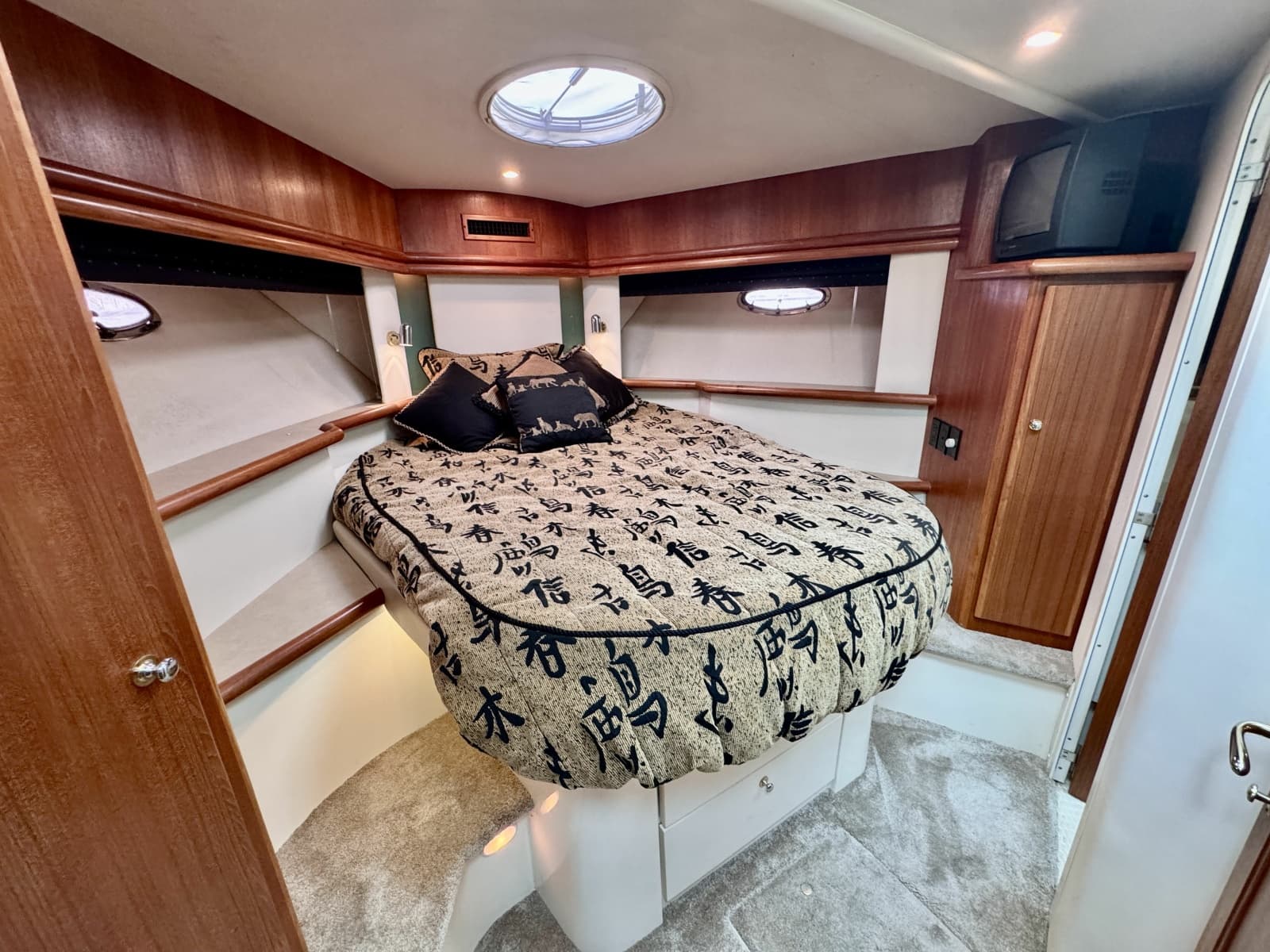 1997 Carver 500 Cockpit Motor Yacht 50
