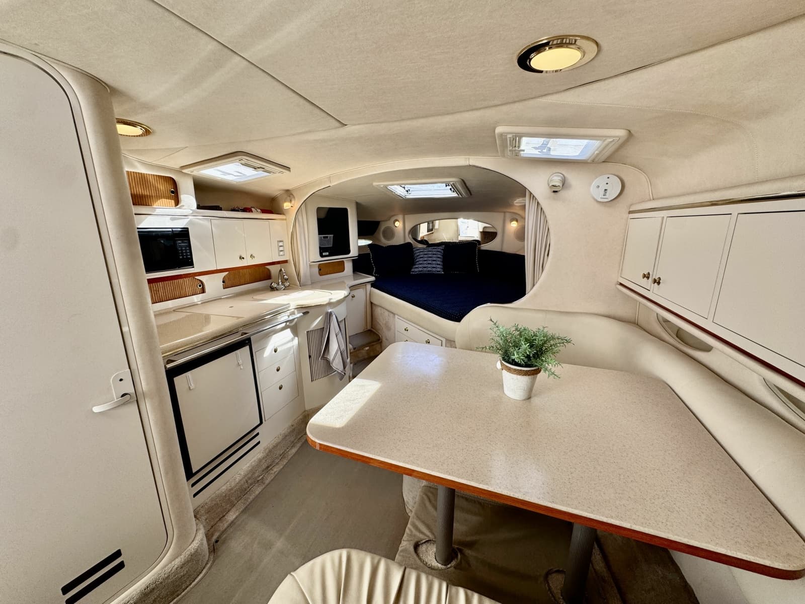 2000 Sea Ray 310 31