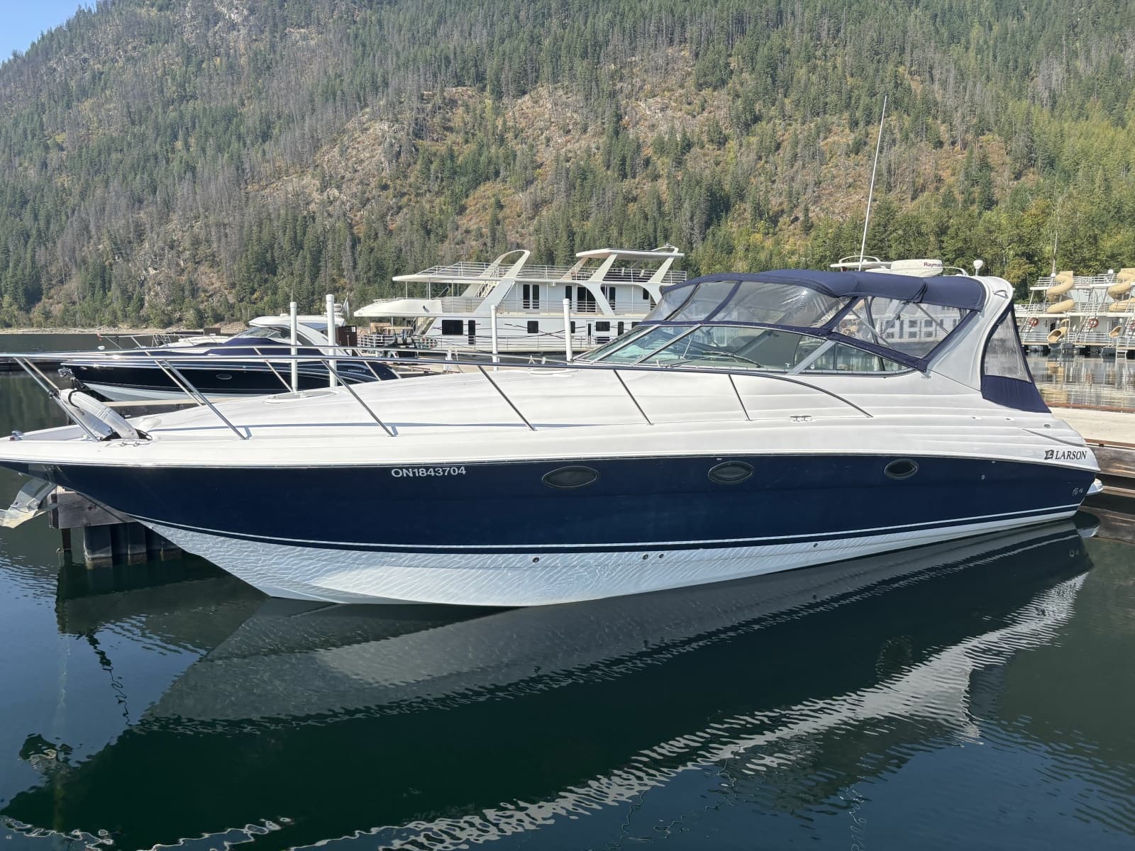 2006 Larson Cabrio 370