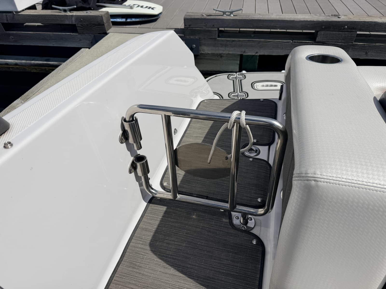 2023 Four Winns HD240 RS Surf 24