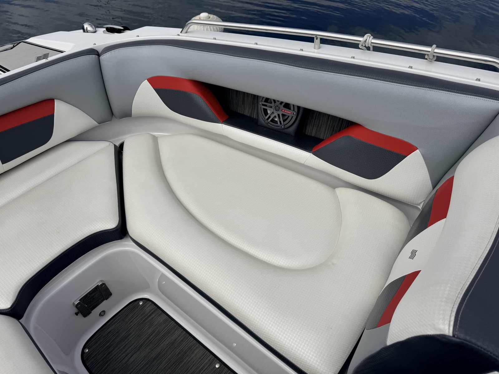 2023 Four Winns HD240 RS Surf 24