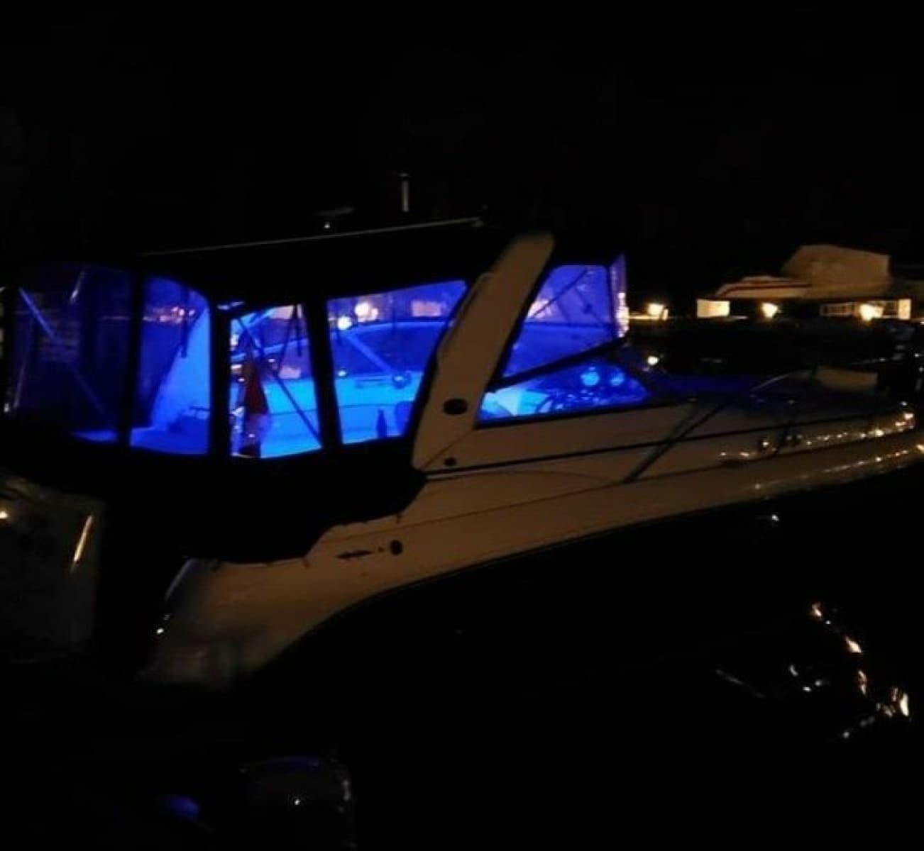2008 Rinker 320 32