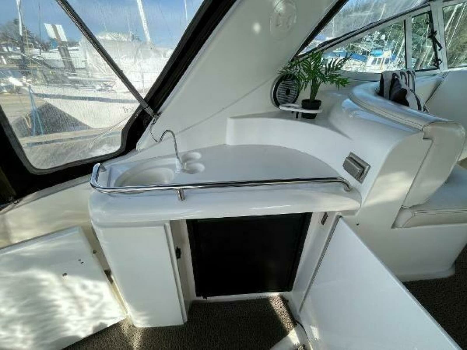 2001 Cruisers Yachts 3470 34