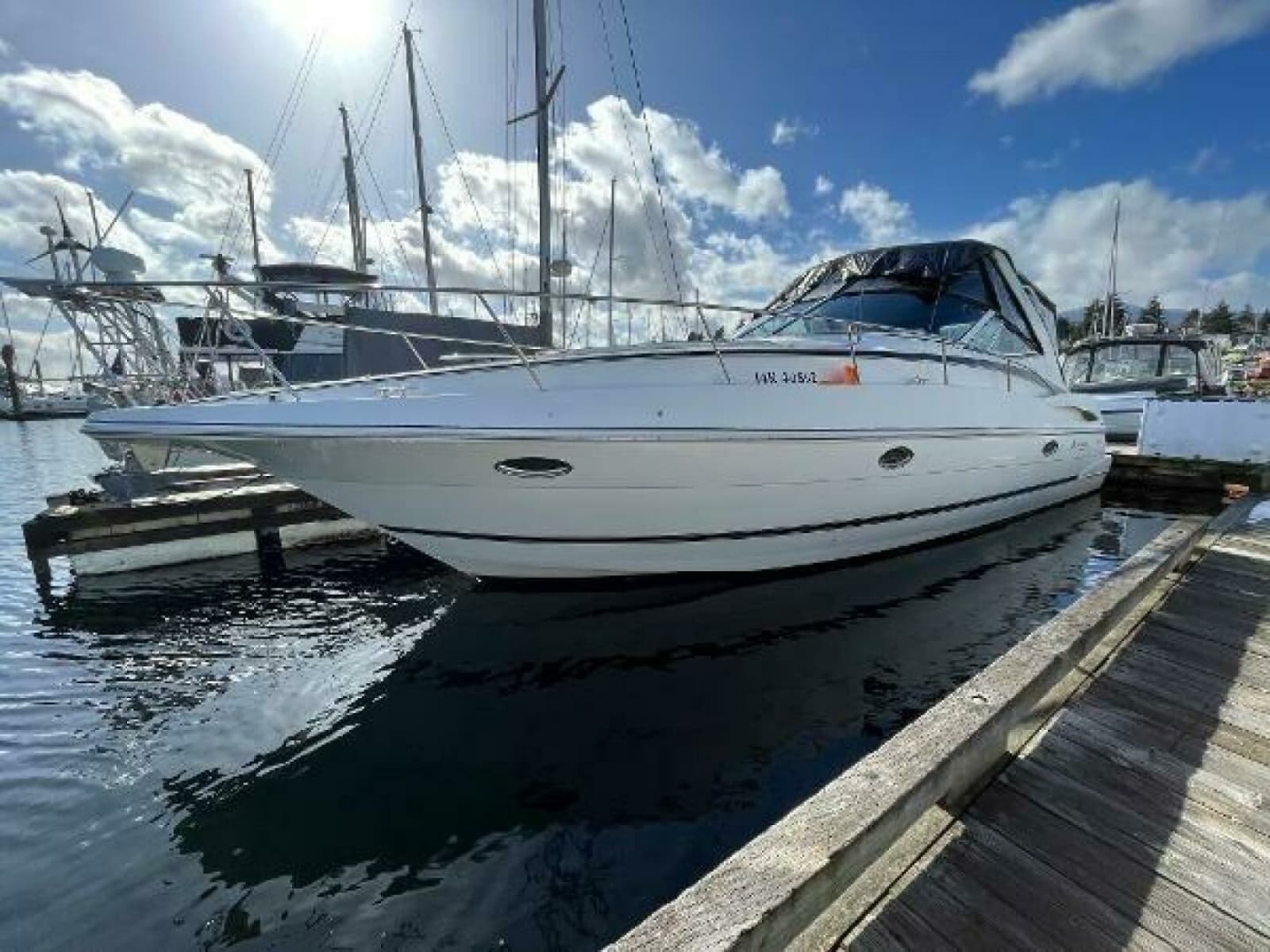 2001 Cruisers Yachts 3470