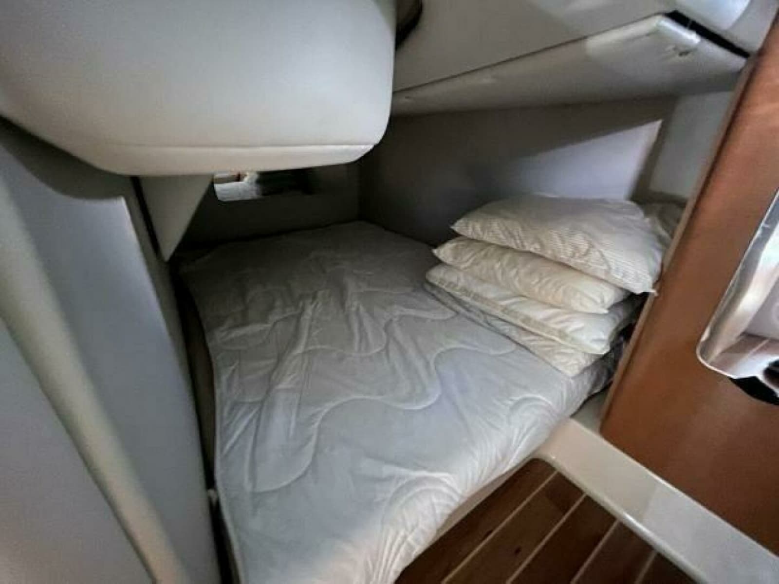 2008 Chaparral 330 Signature 33