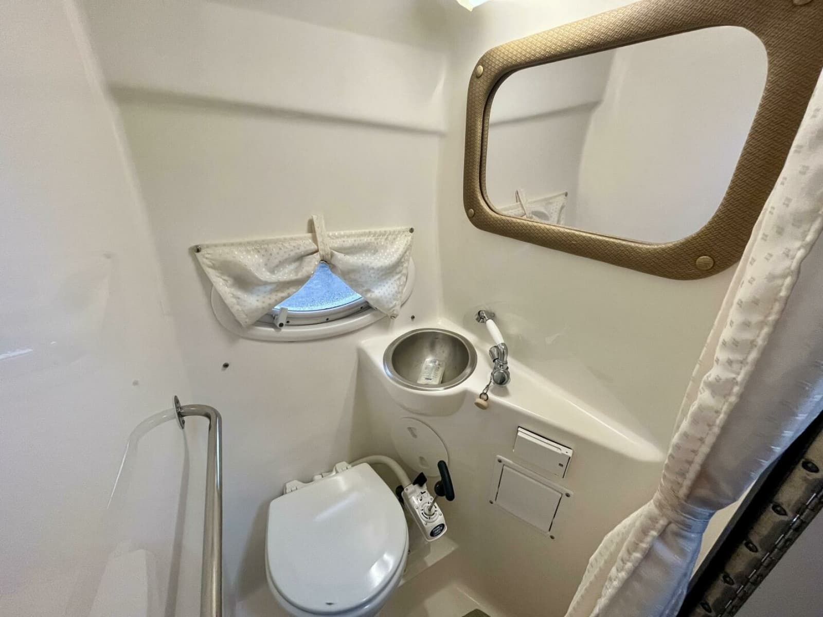 2009 Rinker 260 Express 26