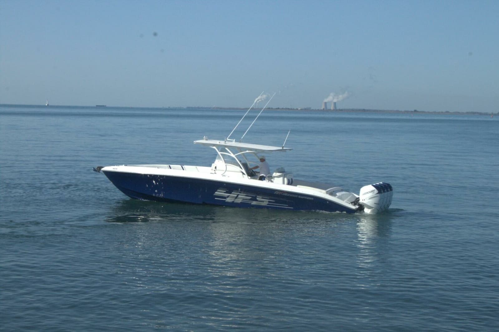 2016 Midnight Express 37 Open 37