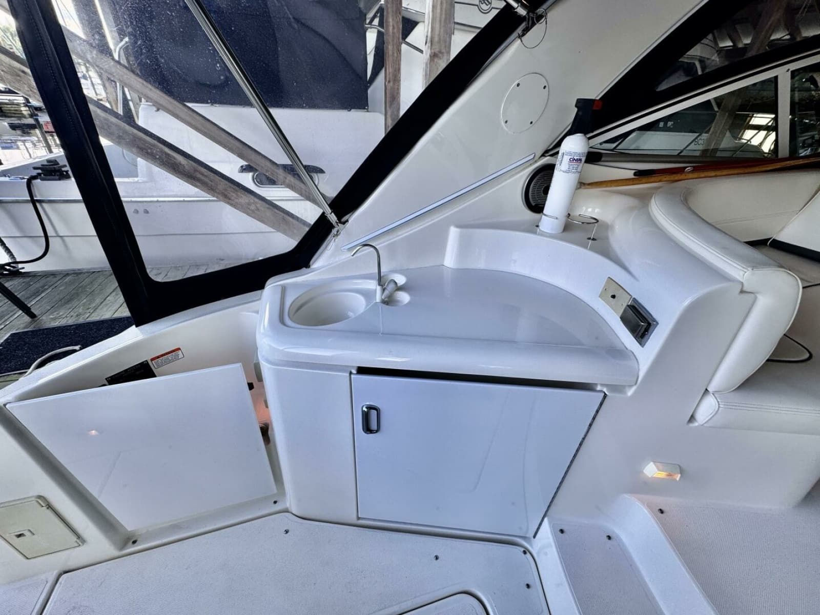 2006 Cruisers Yachts 340 Express 34