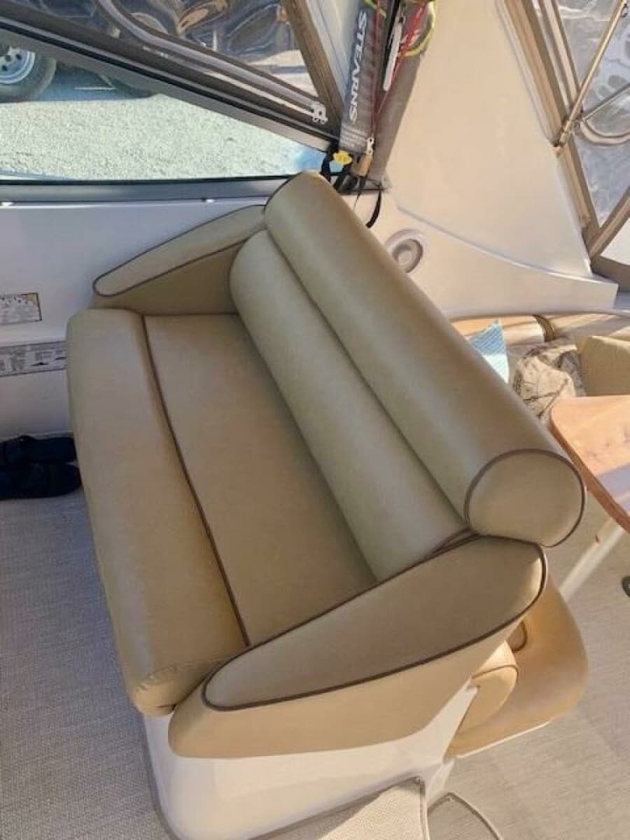 1998 Cruisers Yachts 3870 Express 38