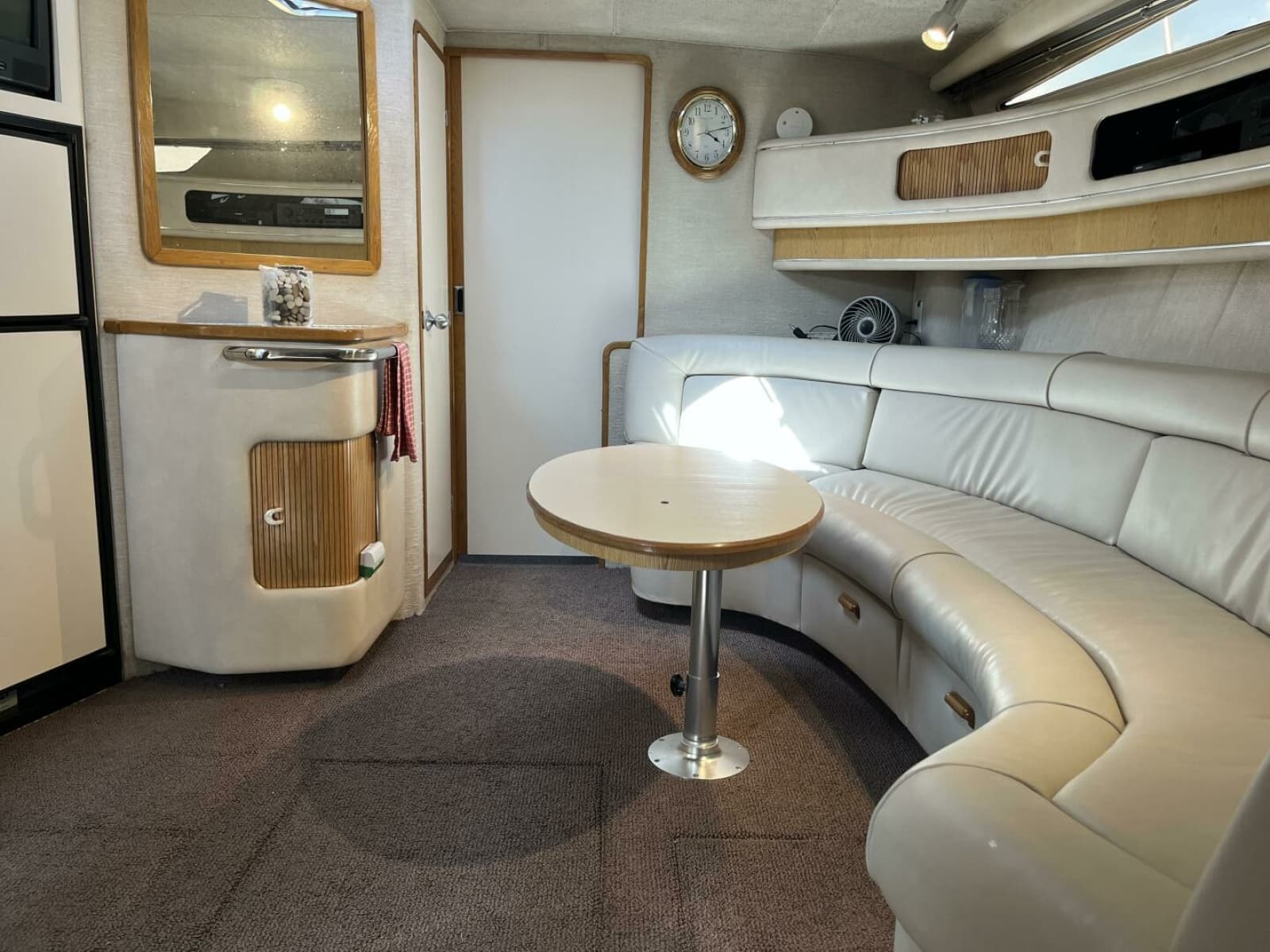 1992 Sea Ray 440 Sundancer 44
