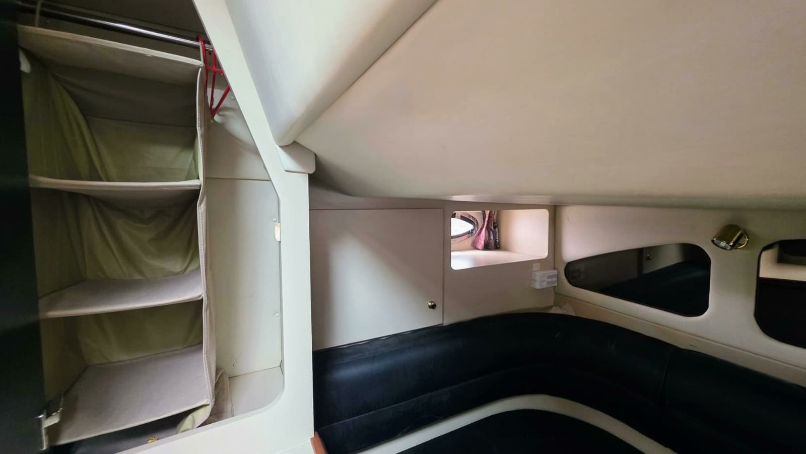 1999 Cruisers Yachts 3375 Esprit 33