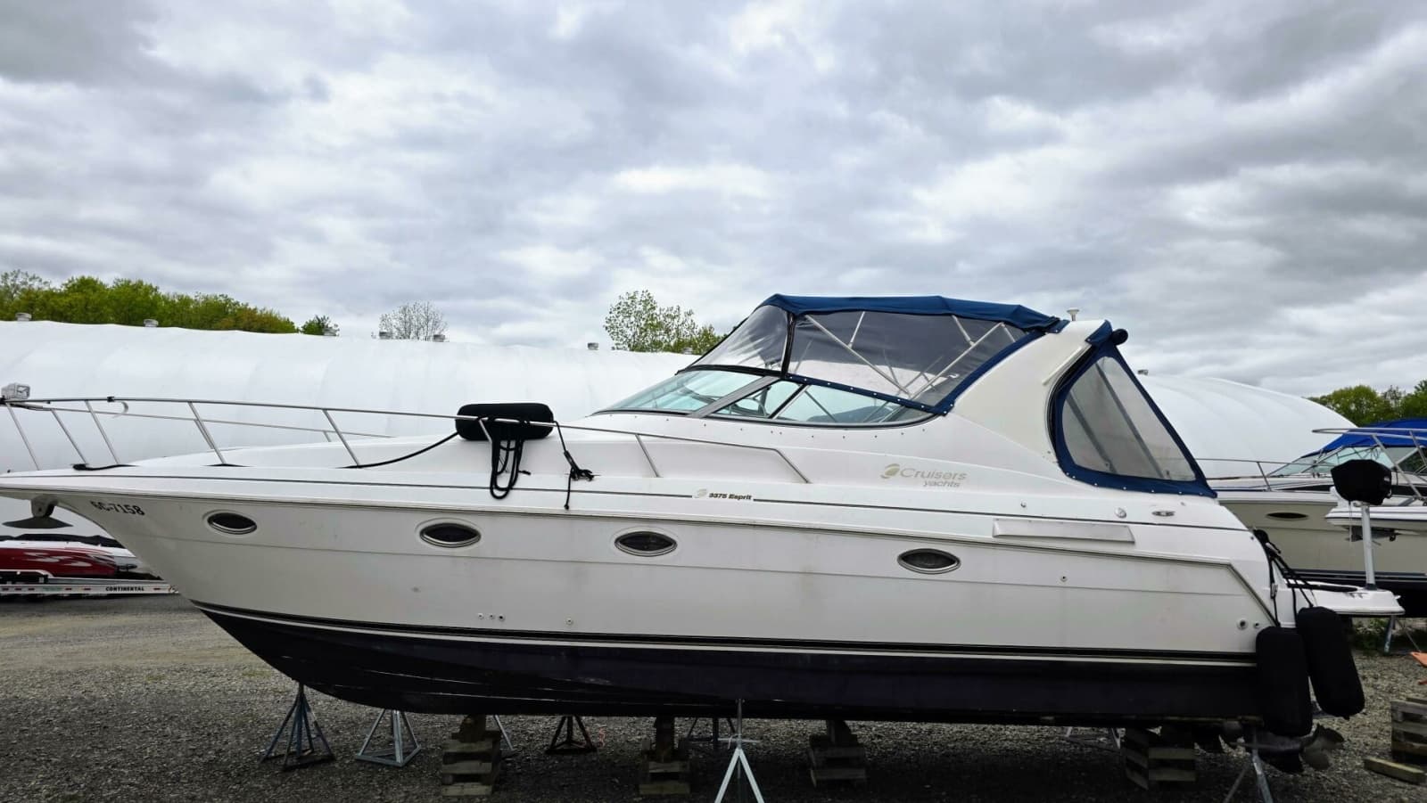 1999 Cruisers Yachts 3375 Esprit