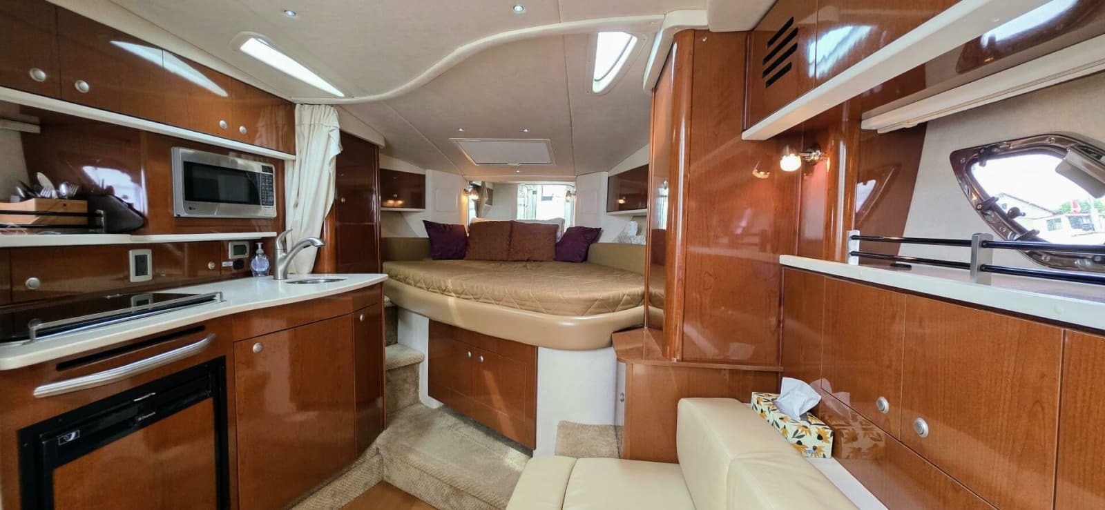 2009 Sea Ray 310 Sundancer 31