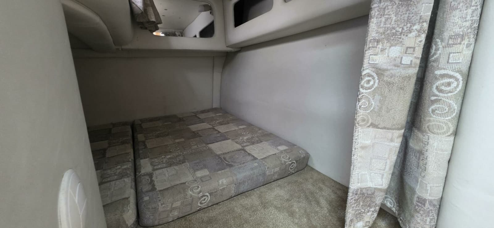 2005 Crownline 250CR 25