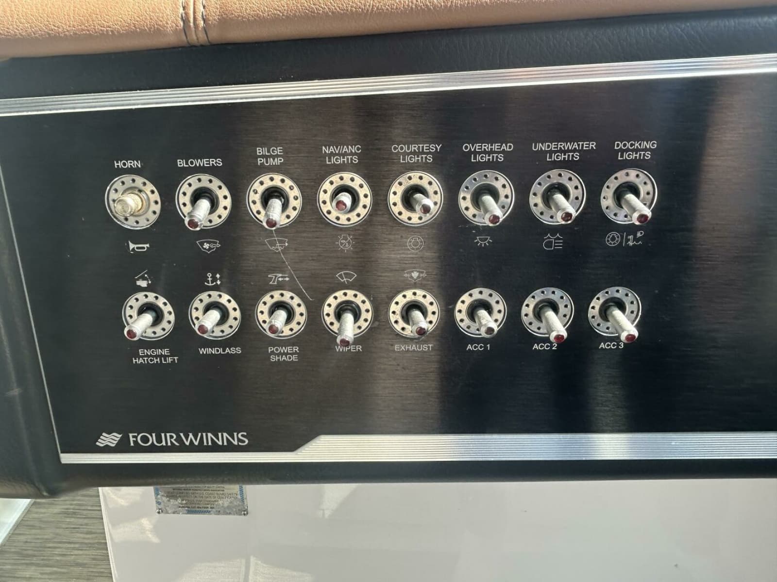 2017 Four Winns H350 35